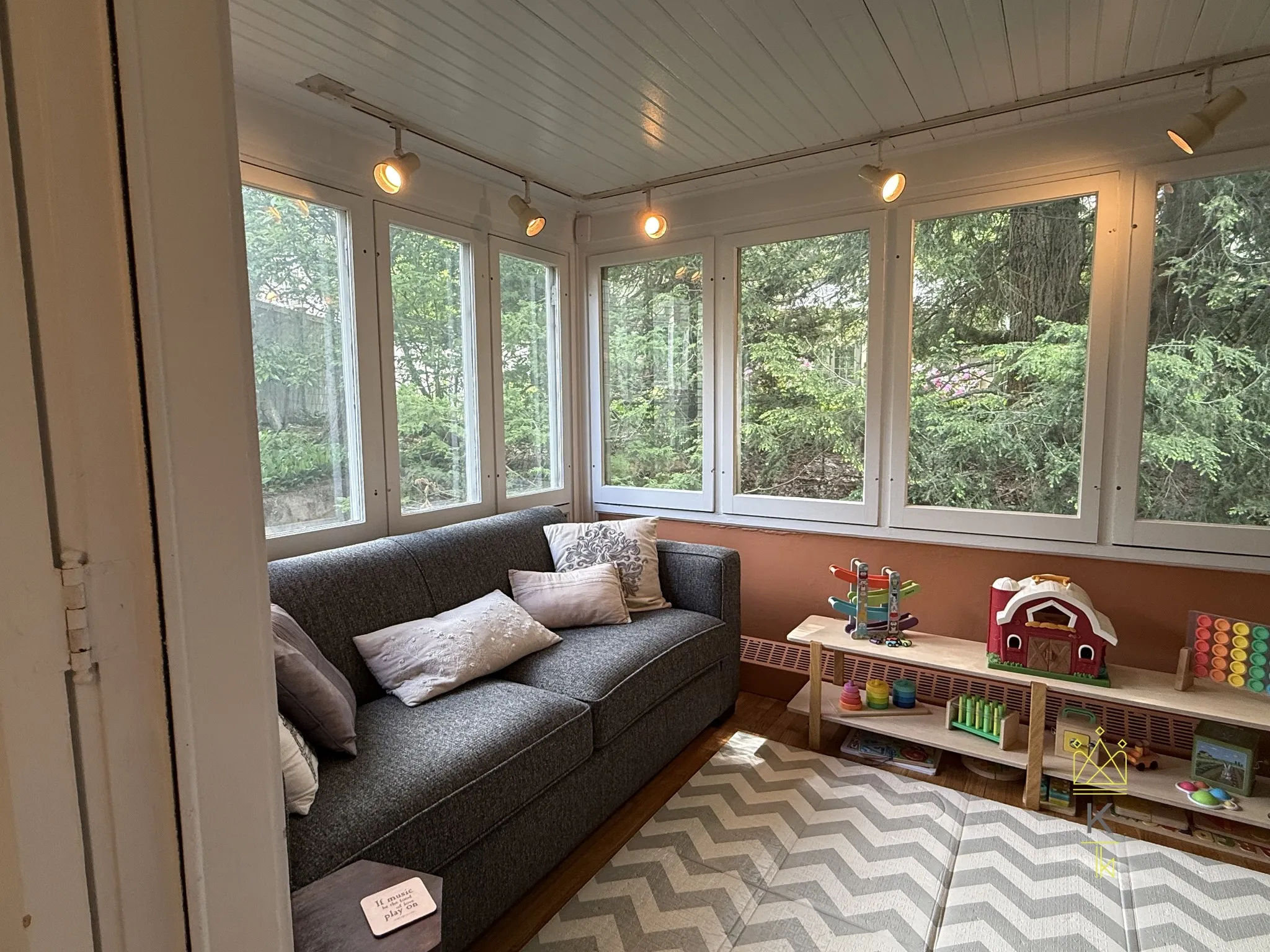 24 Beverly Rd, Newton Highlands