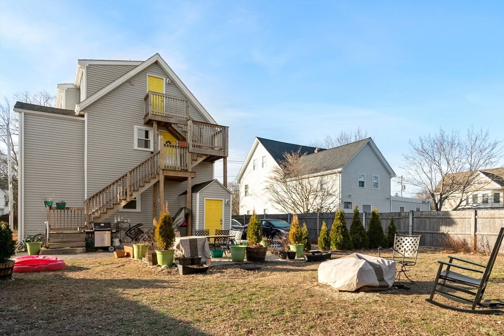 32 East Chestnut St, Sharon