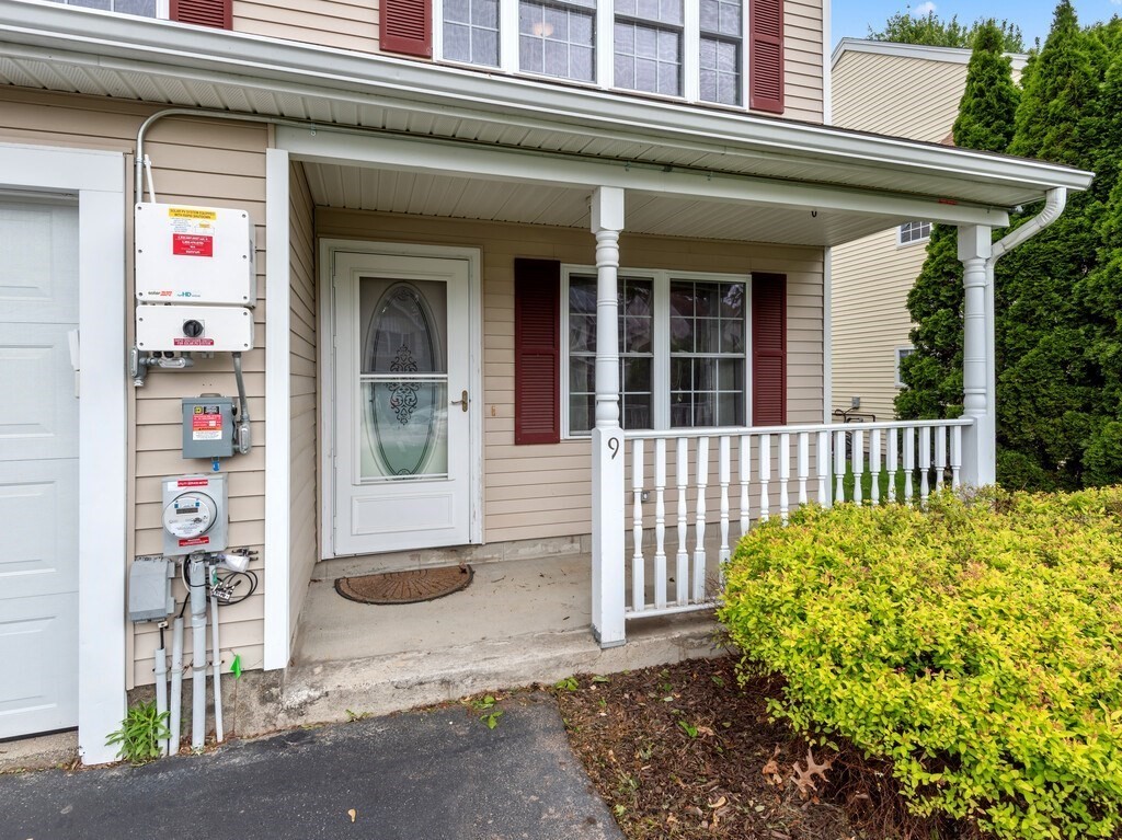 9 Angela Rose Ln, Worcester