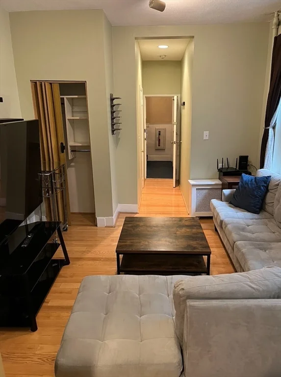 11 Irving St, Beacon Hill