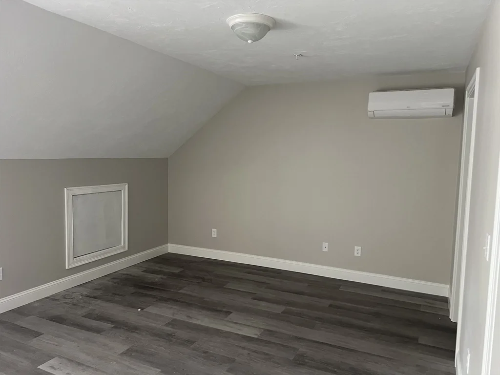 5 Santana Way, Carver