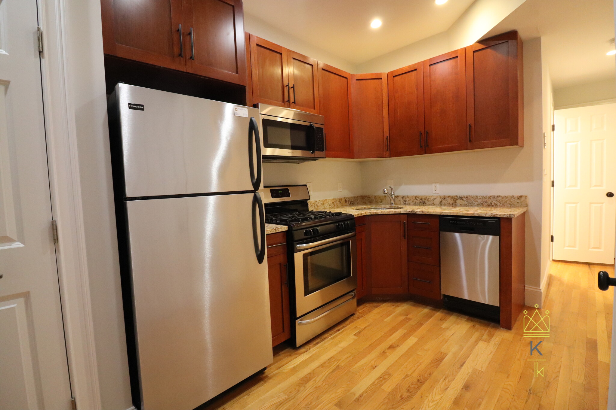 88 West Cedar St, Beacon Hill