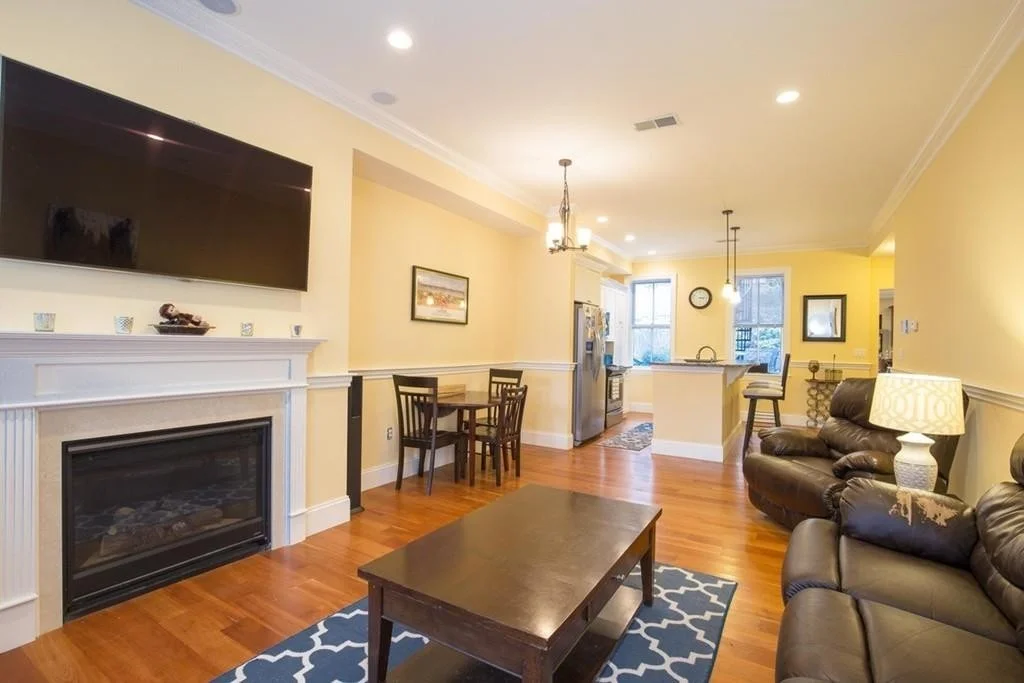 8 Gates St, South Boston