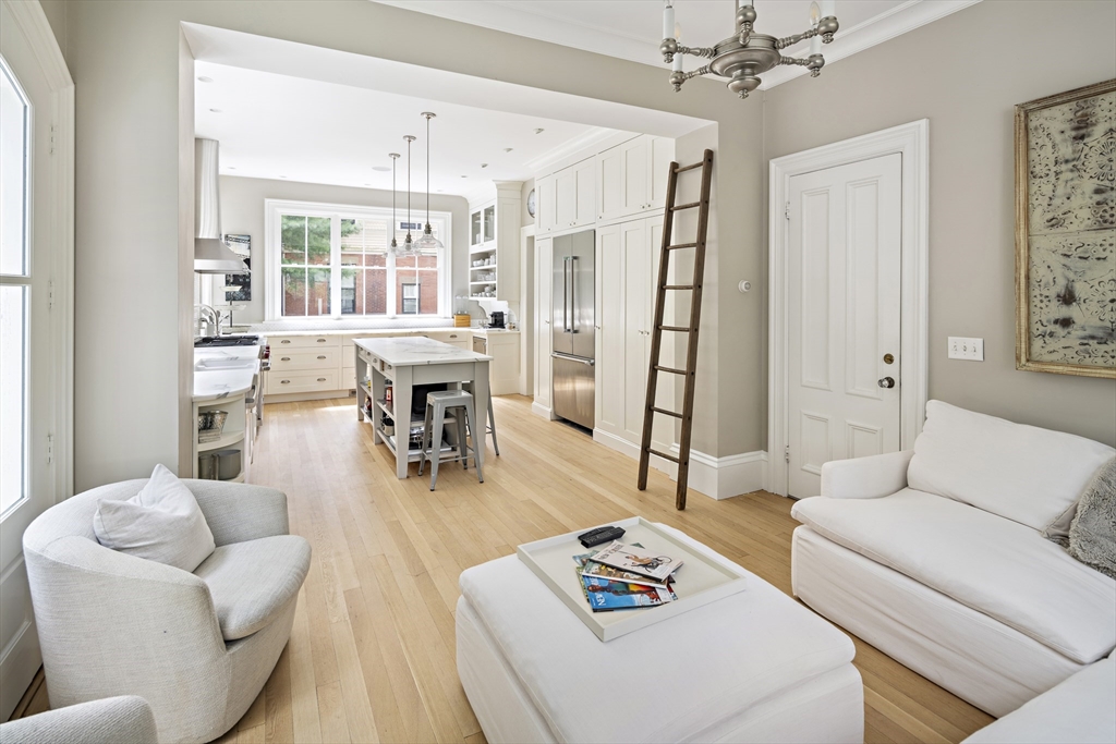 247 Kent St, Brookline