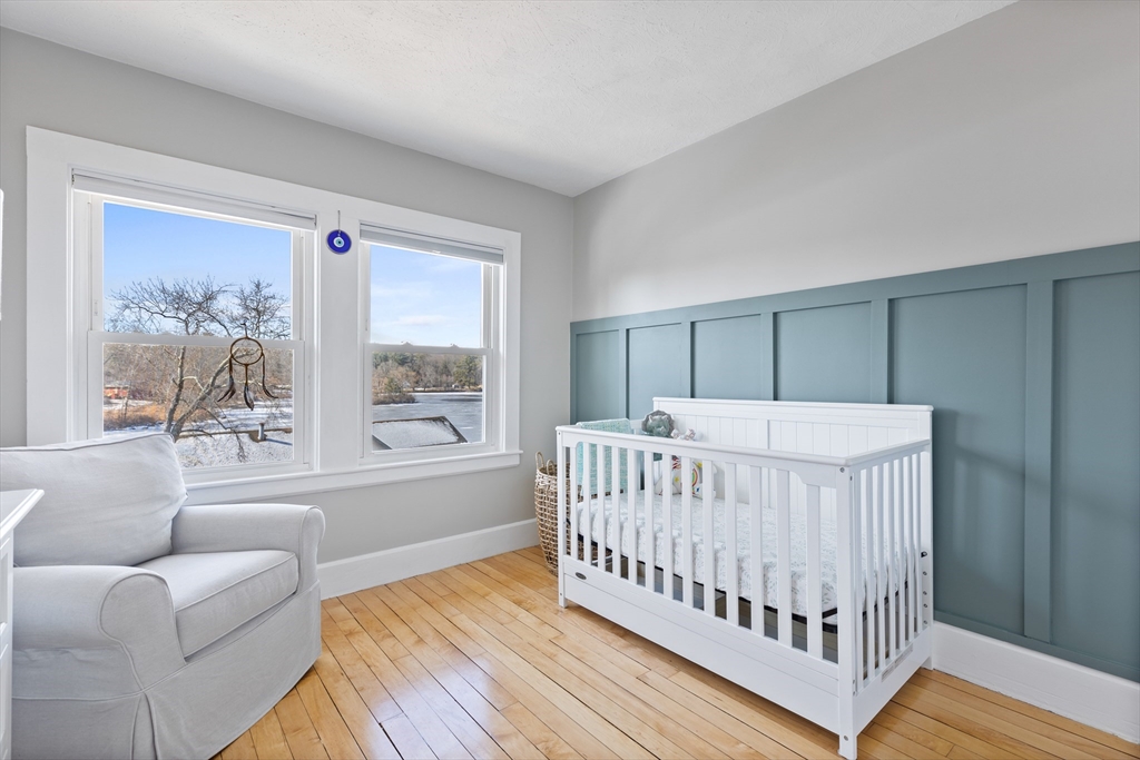 80 Dutcher St, Hopedale