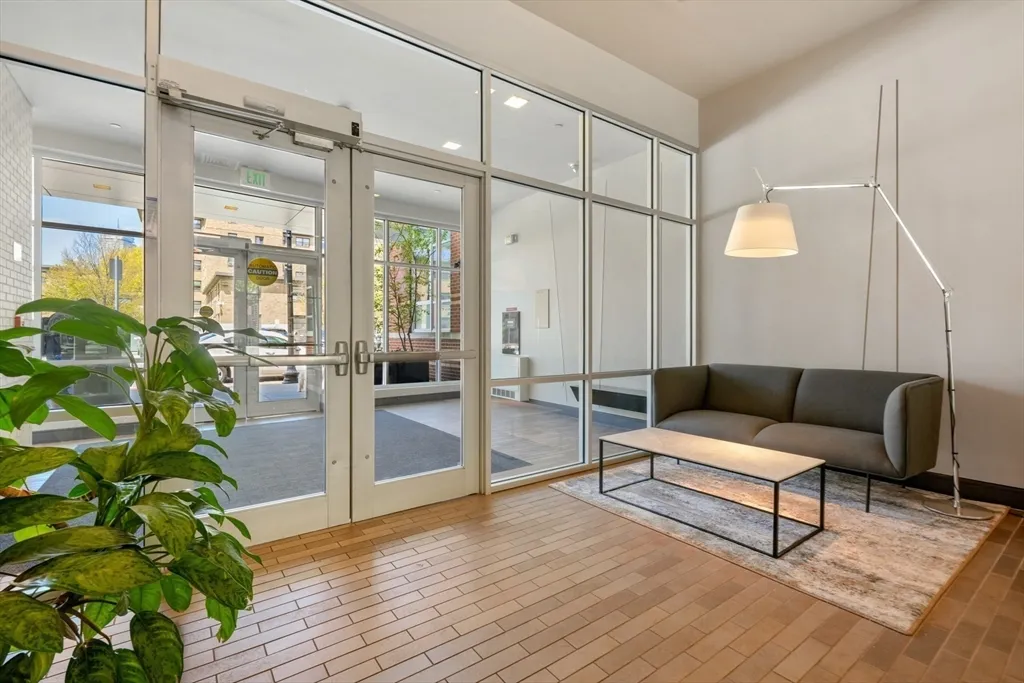 700 Harrison Ave, South End