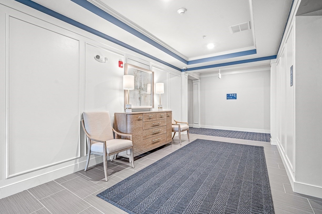 2 Stratton Dr, Woburn