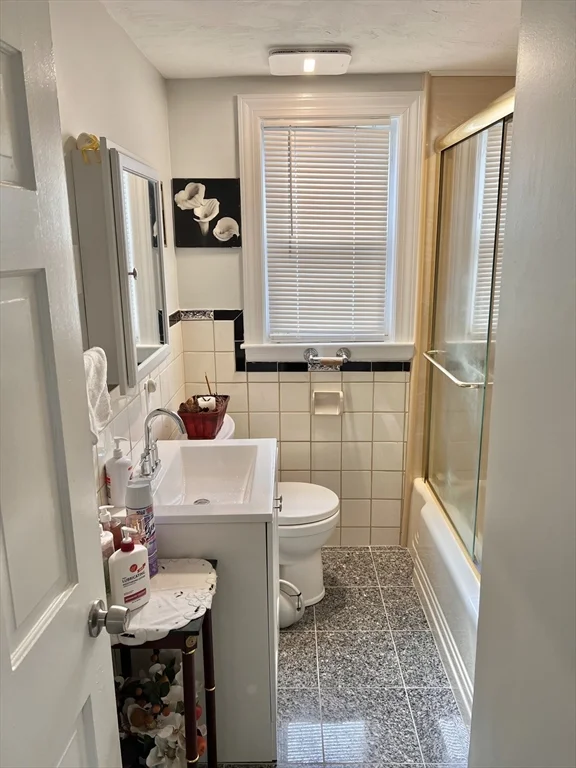 470 Pleasant St, Canton