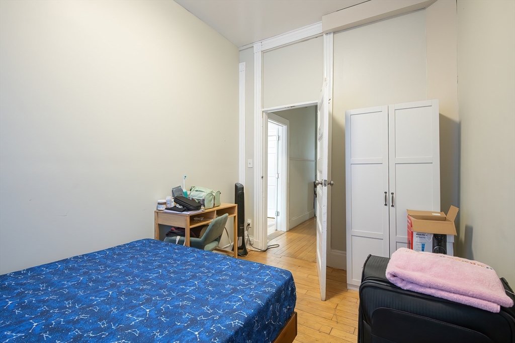 5 Linden St, Allston