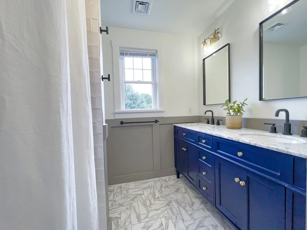 4 Pine Crest Rd, Braintree