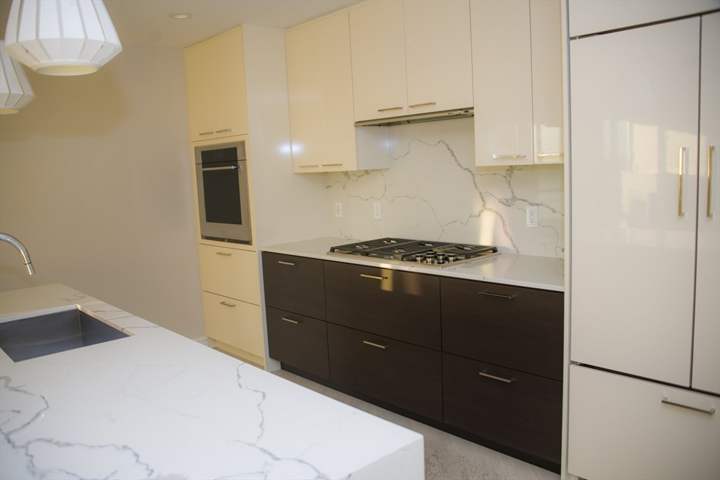 110 Broad St, Waterfront