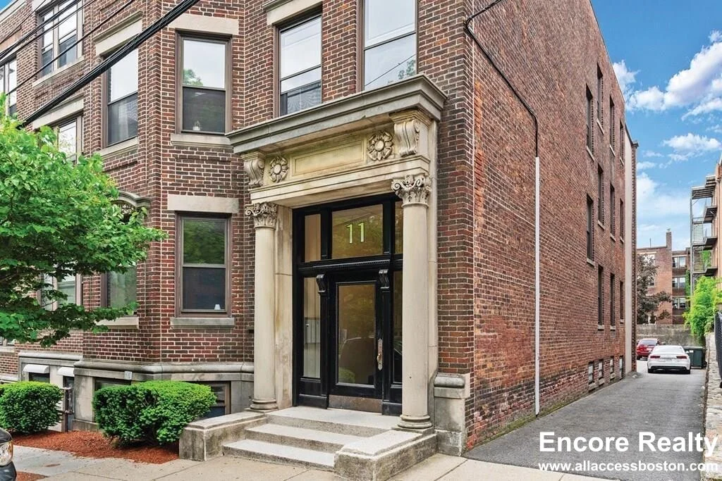 11 Stearns Rd, Coolidge Corner