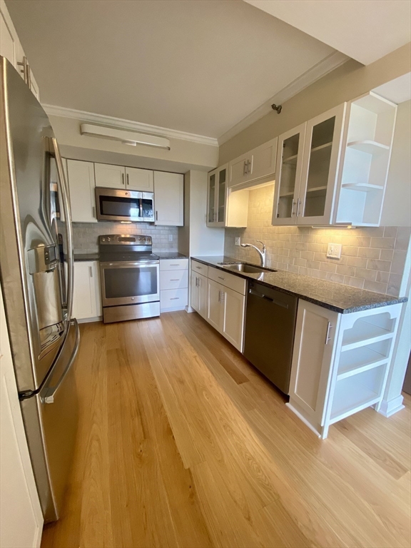 1731 Beacon St, Brookline