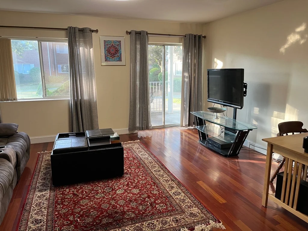 49 Bayberry Dr, Sharon