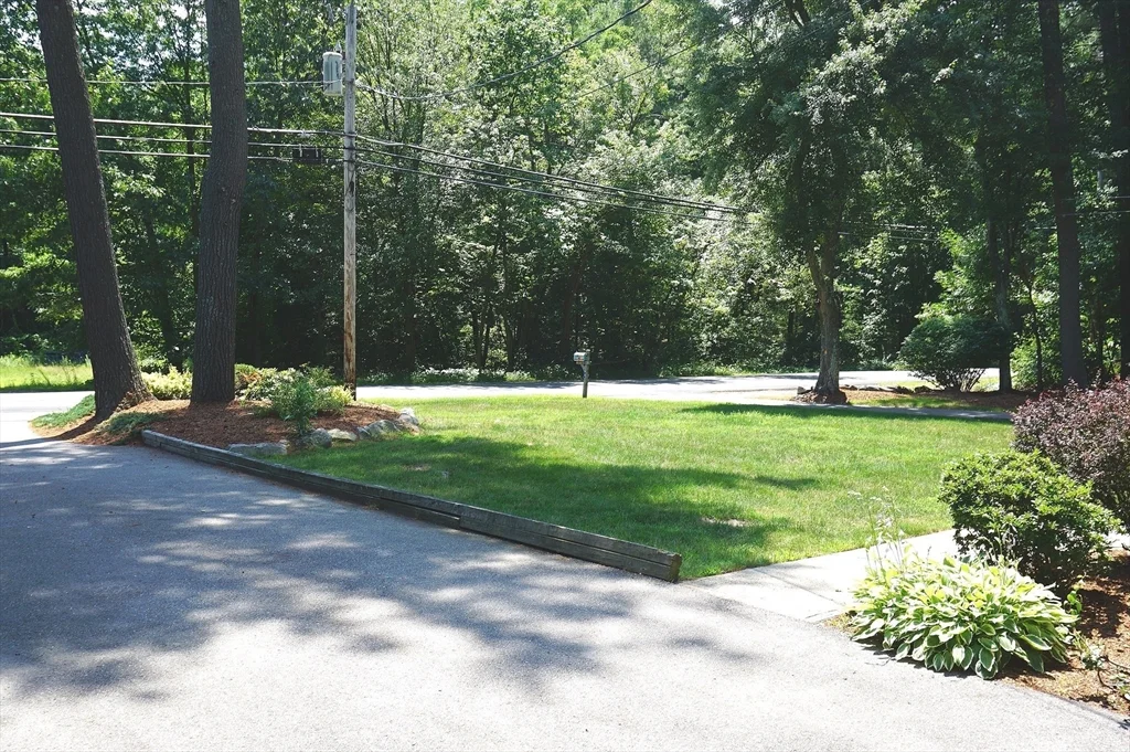 273 Forge Village Rd, Groton