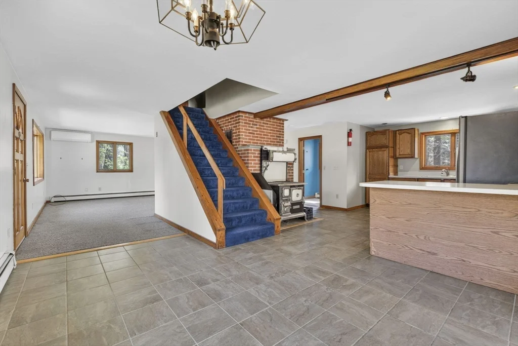 6 Pine Woods Rd, East Kingston