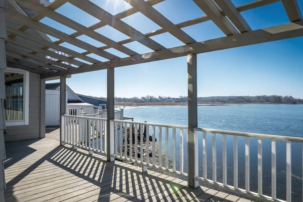 33 Eagle Hill Rd, Great Neck