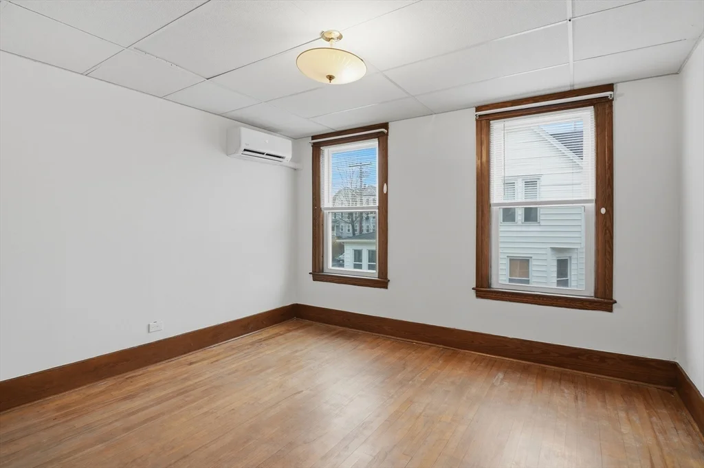 34 King Philip Rd, Worcester