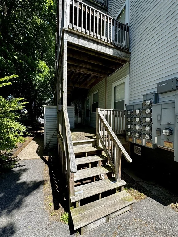 11 John St, Attleboro