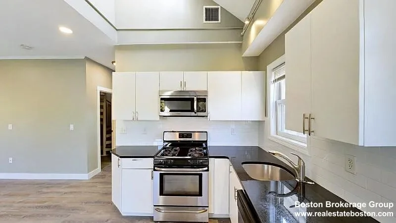 17 Ashley, Jamaica Plain