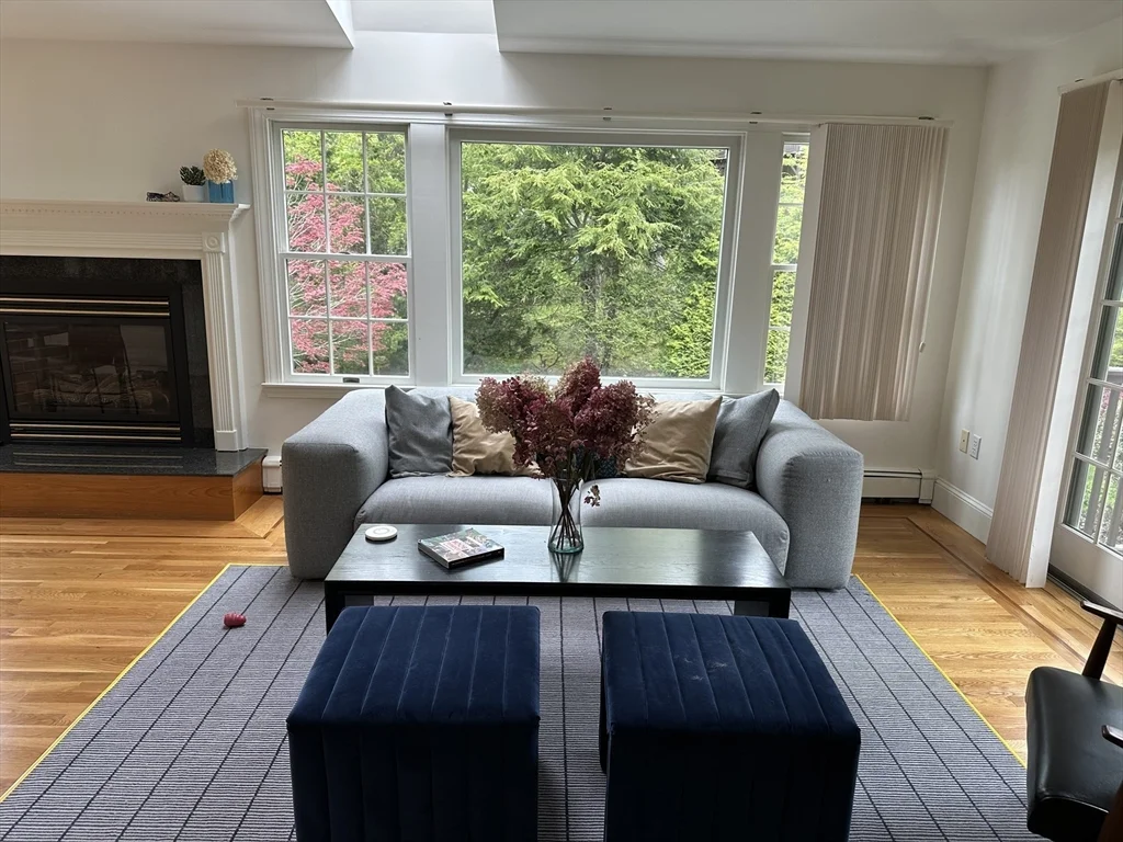45 Wellesley Rd, Belmont