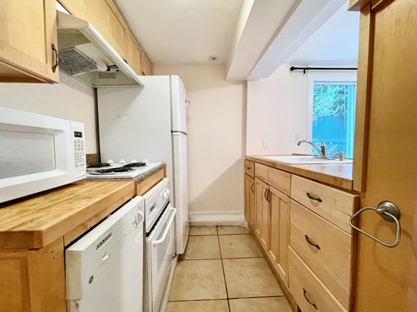 95 W Cedar St, Beacon Hill