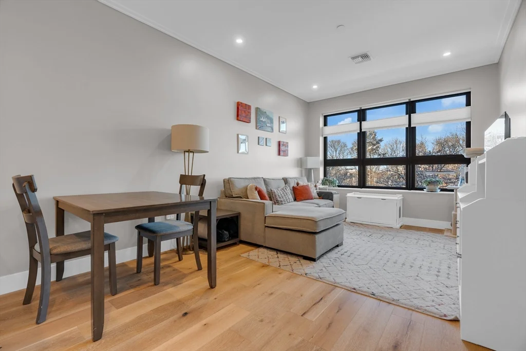 70 Leo Birmingham Pkwa, Brighton