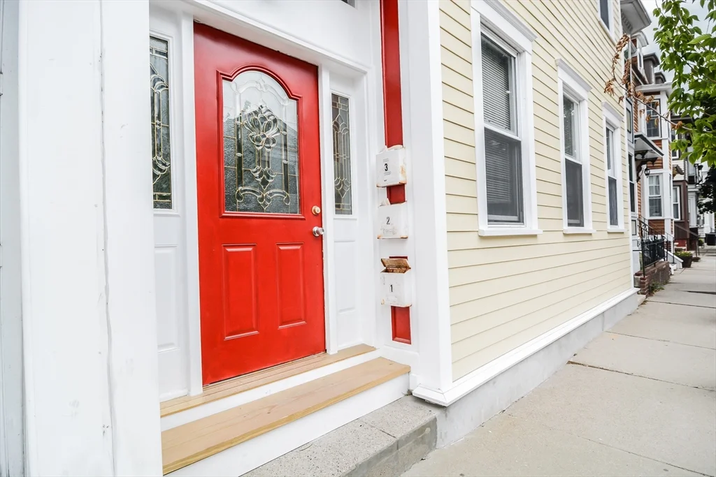 546 East 8th St, South Boston