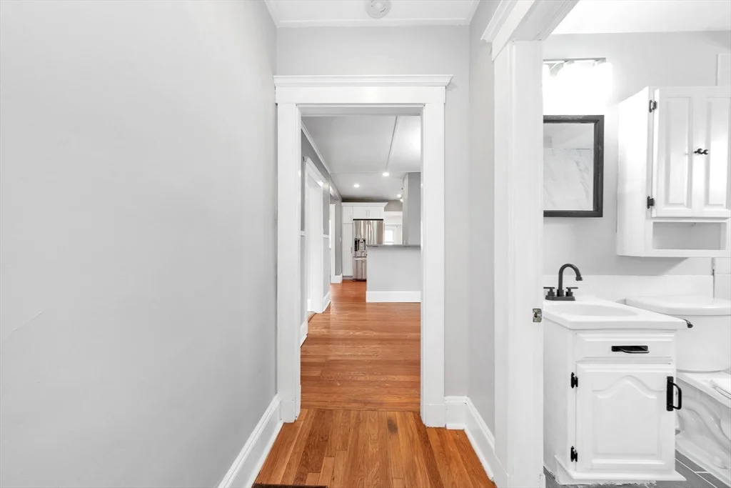 36 Marshall St, Winthrop Center