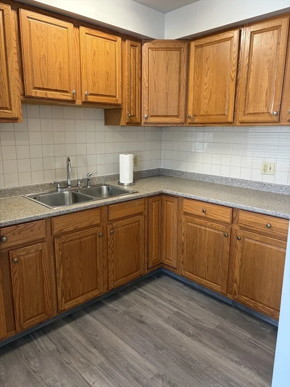 895 Bedford, Fall River