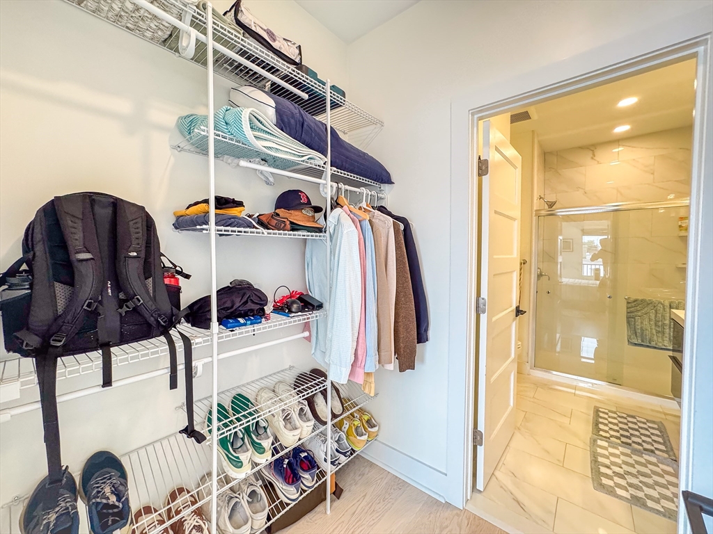 231 Maverick St, East Boston