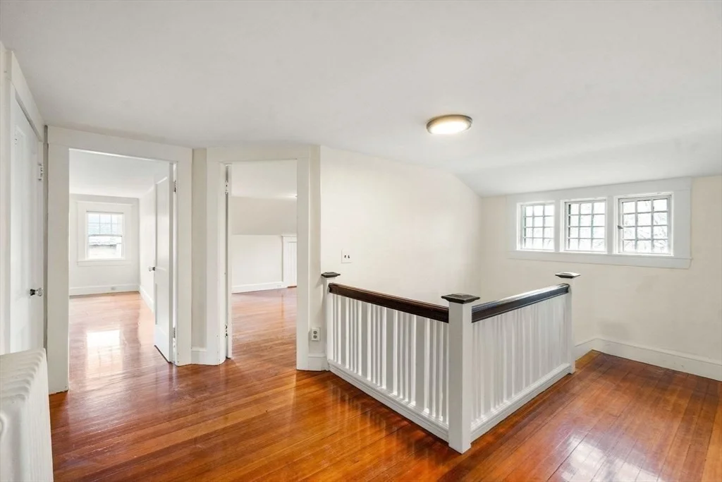 12 Leighton Rd, Wellesley