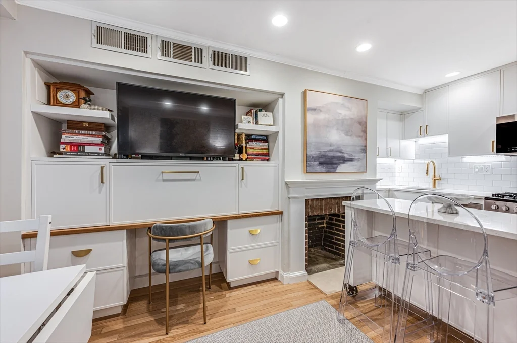 45 1/2 Garden St, Beacon Hill