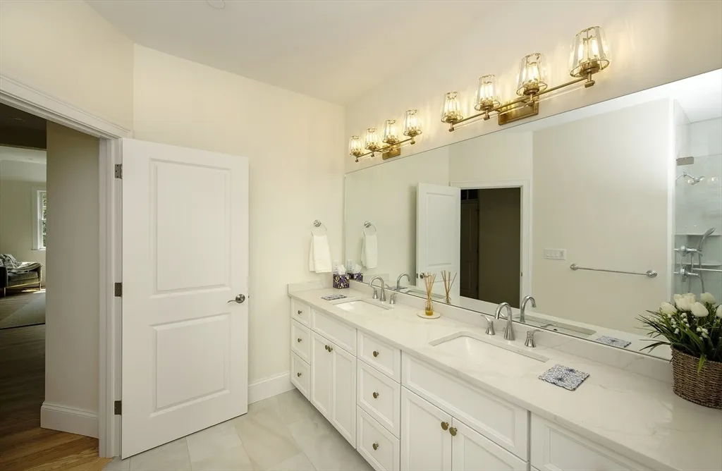 23 Clubview Dr, Andover