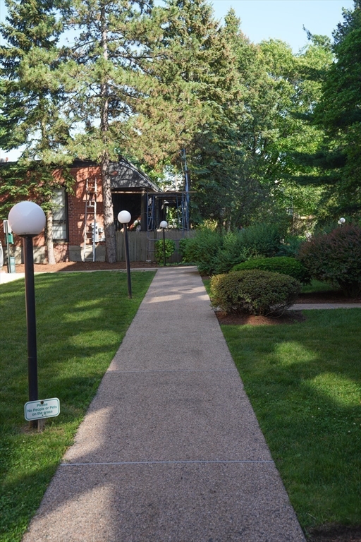 10 Weston Ave, Quincy