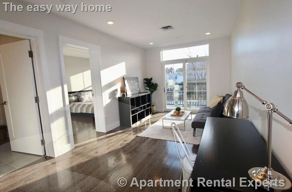 434 Mcgrath Hwy, Prospect Hill