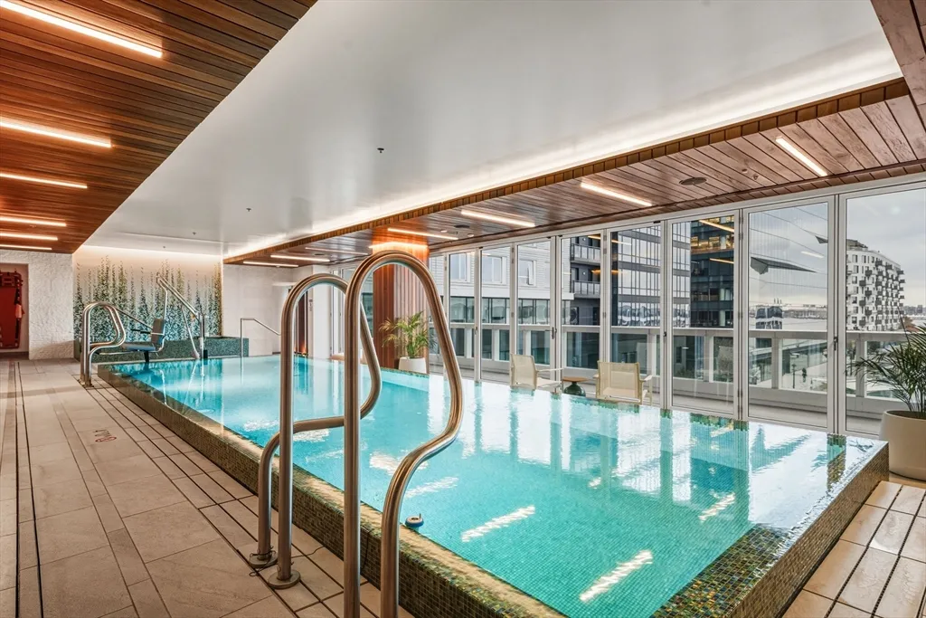 150 Seaport Blvd, Seaport District