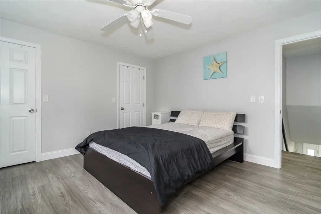 10 Homeward Ln, Natick