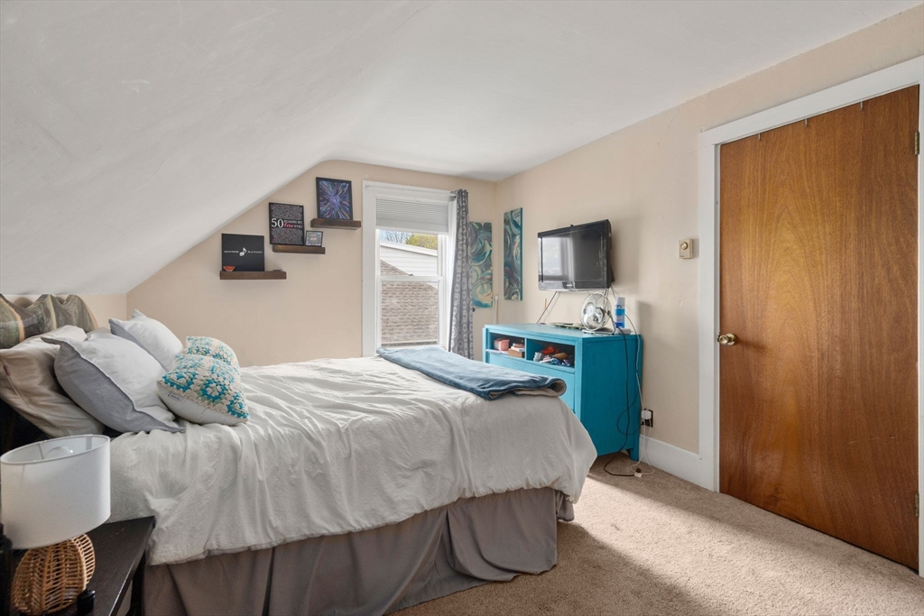 232 River St, Waltham