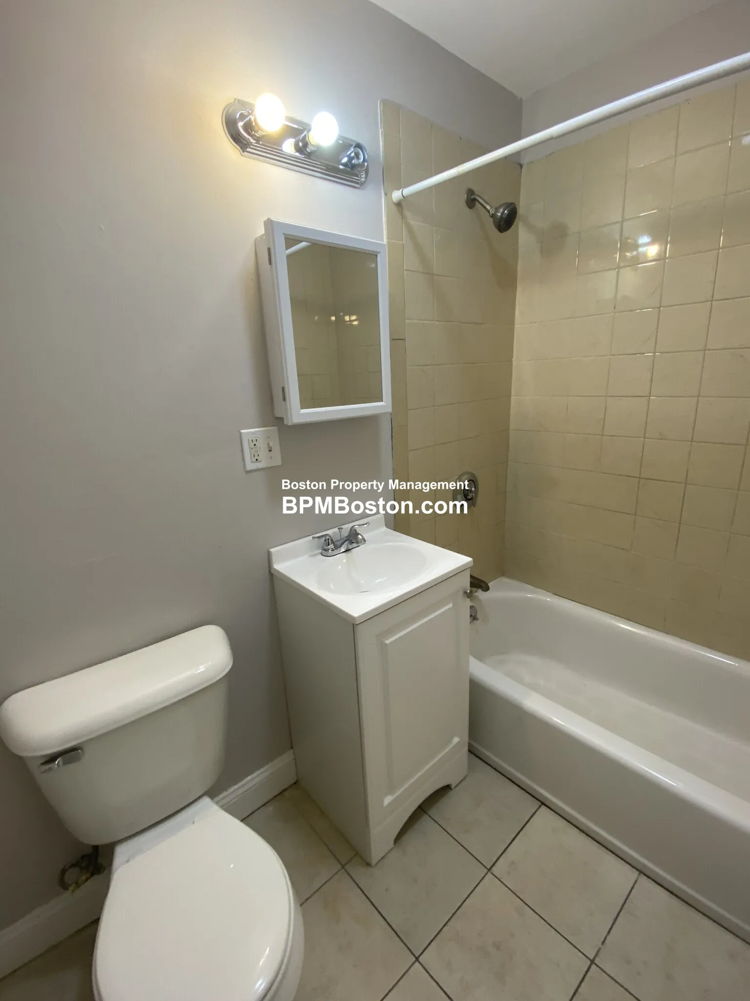 96 Woodledge St, Roxbury