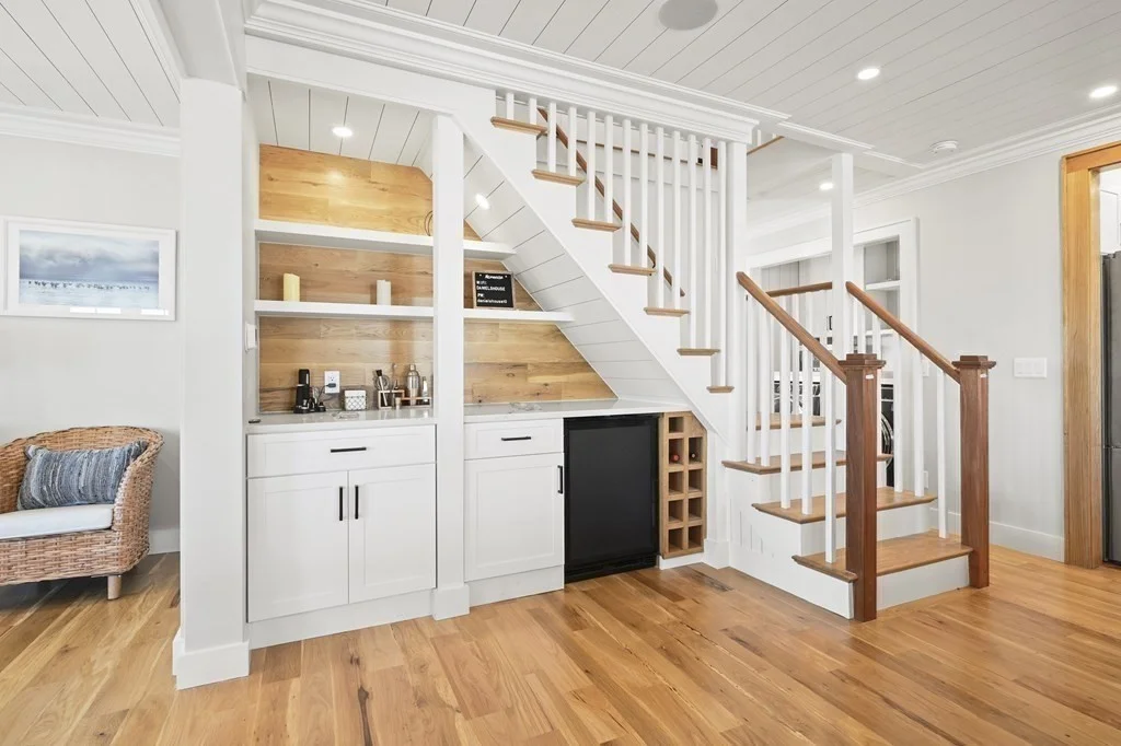 9 Tuckernuck Ave, Oak Bluffs