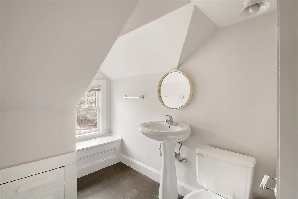 110 Leonard St, Belmont