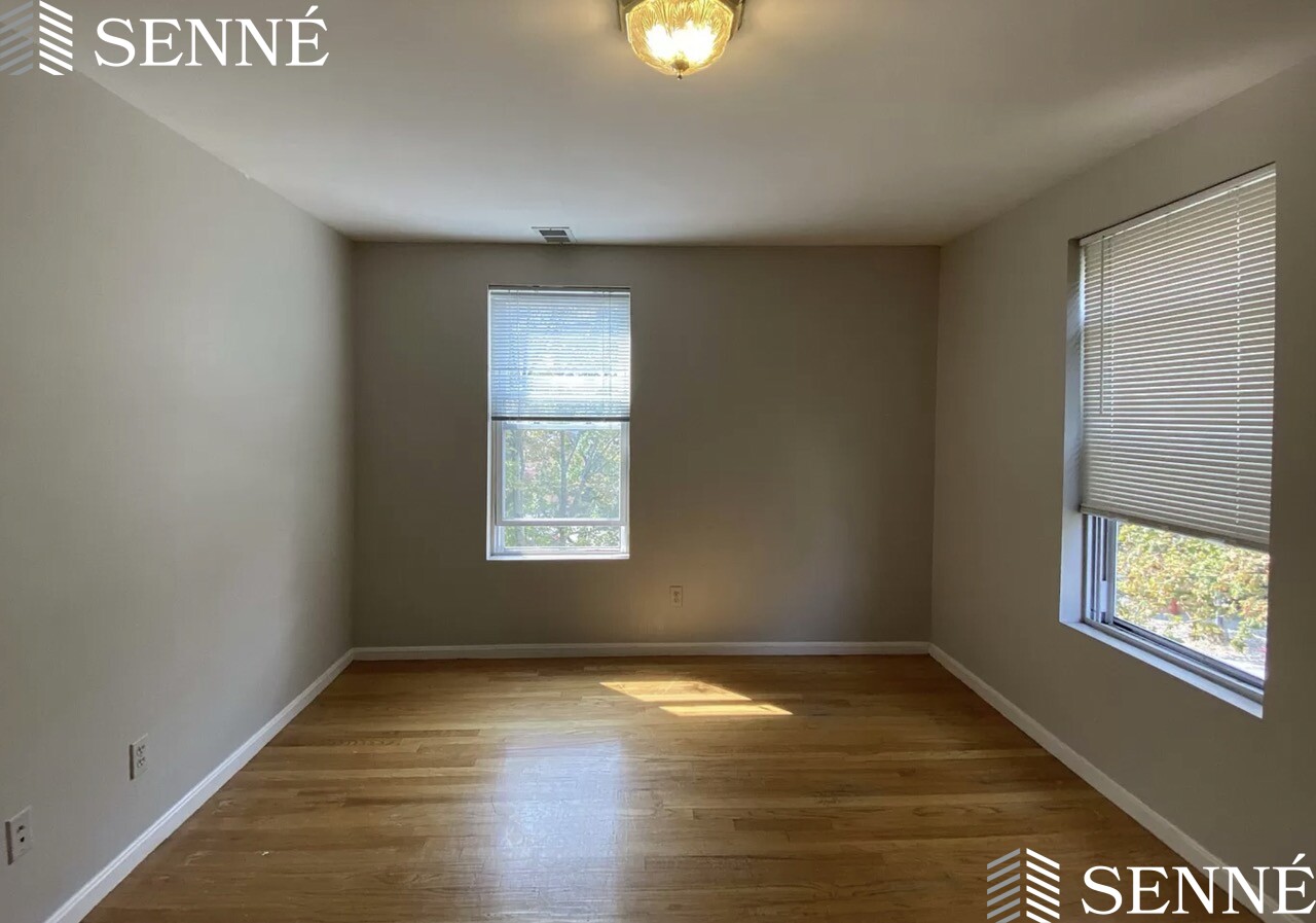 344 Putnam Ave, Riverside