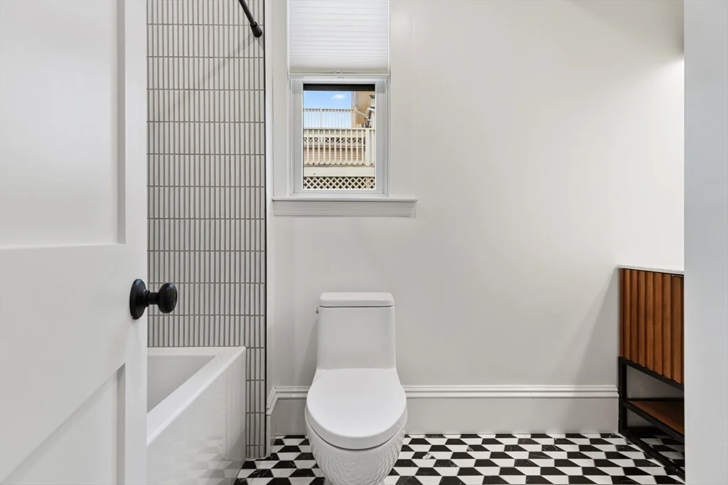 32 Beacon, Gloucester