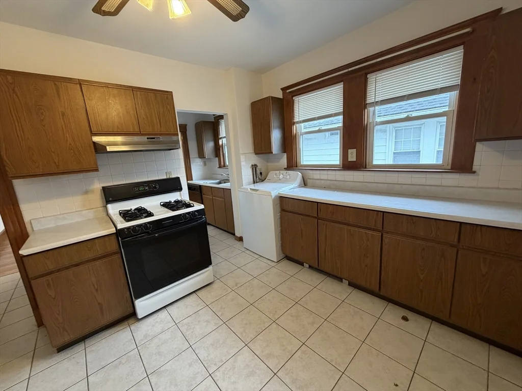 227 Riverside Ave, Medford