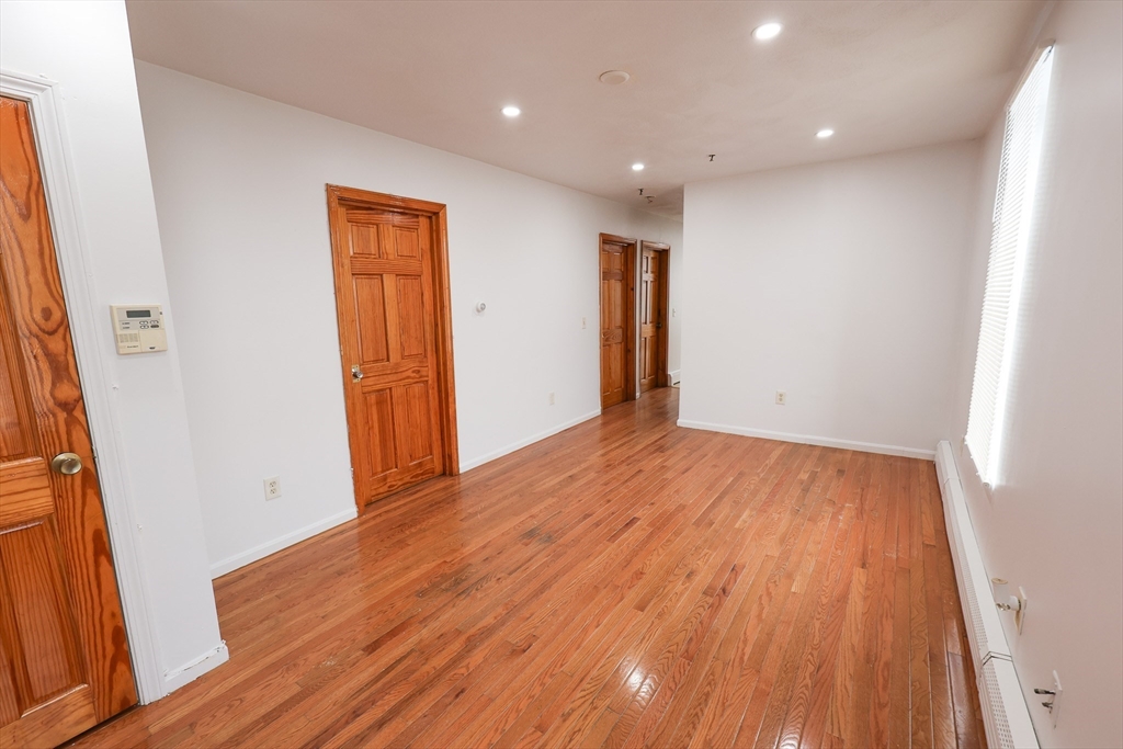 61 Saint James St, Roxbury