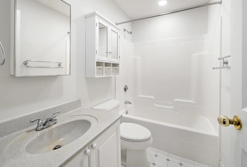 4 Charlesgate E, Back Bay