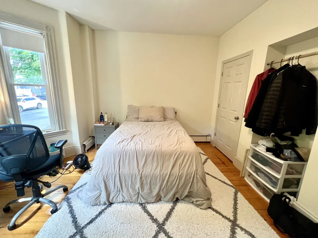 682 E 6th St, South Boston