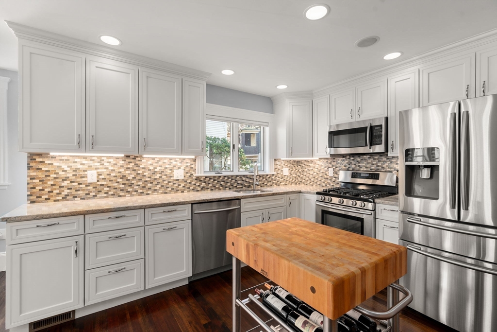 84 Pearson Rd, Tufts