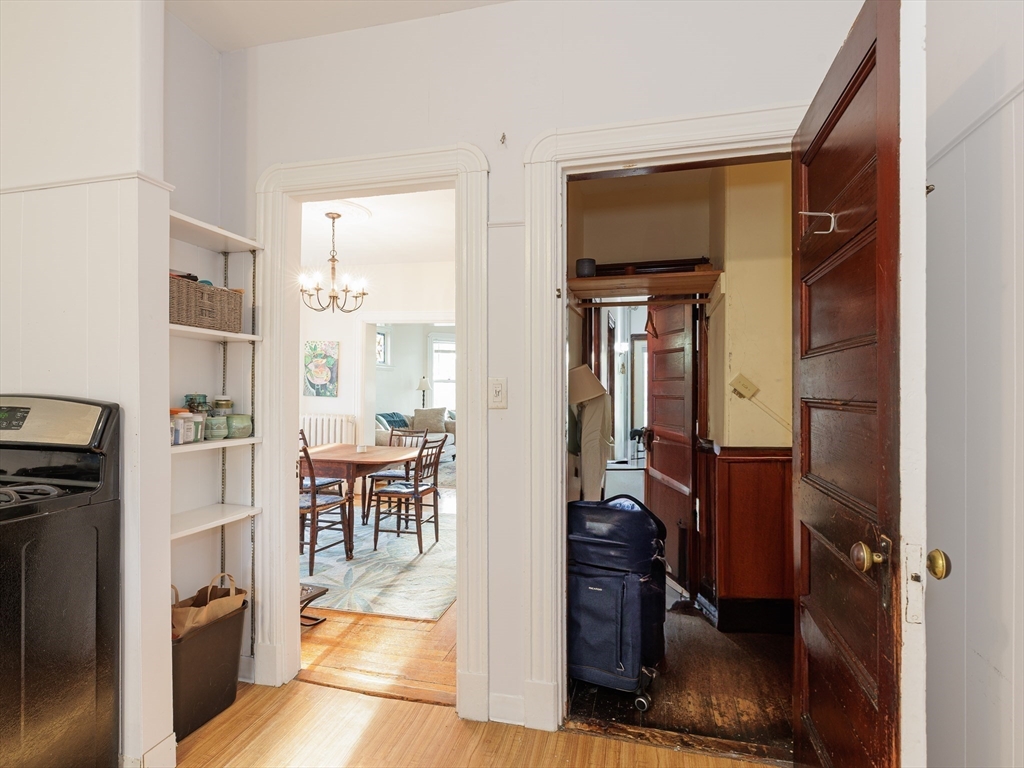 13 Oxford Ave, Belmont